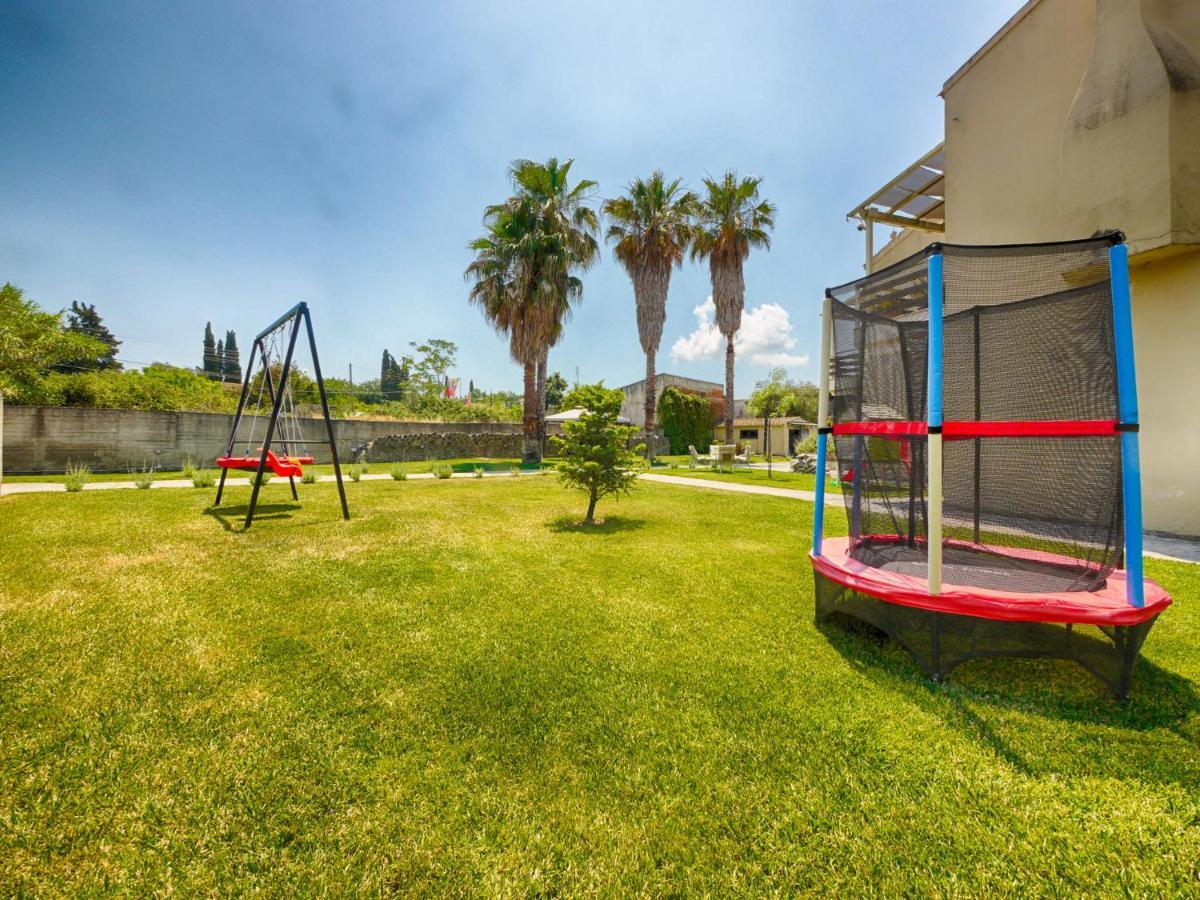 Cozy Family Friendly Apartment With Large Garden Close To Beaches - Dirella Kinopiásztesz Kültér fotó