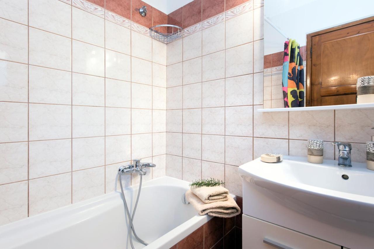 Cozy Family Friendly Apartment With Large Garden Close To Beaches - Dirella Kinopiásztesz Kültér fotó